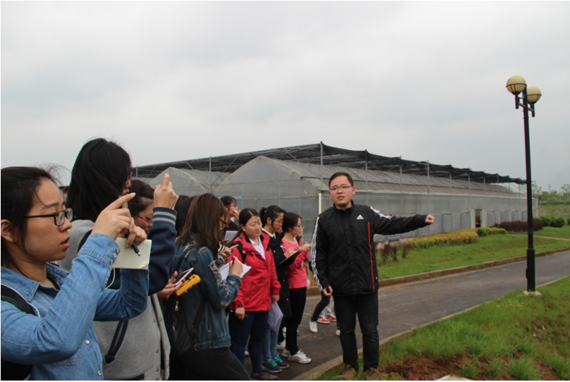 白马基地接待园艺专业学生教学实习